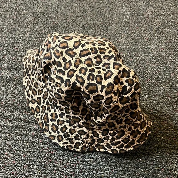 URBAN OUTFITTERS Brown & Beige Leopard Cheetah Animal Print Bucket Hat Accessory - Picture 9 of 16